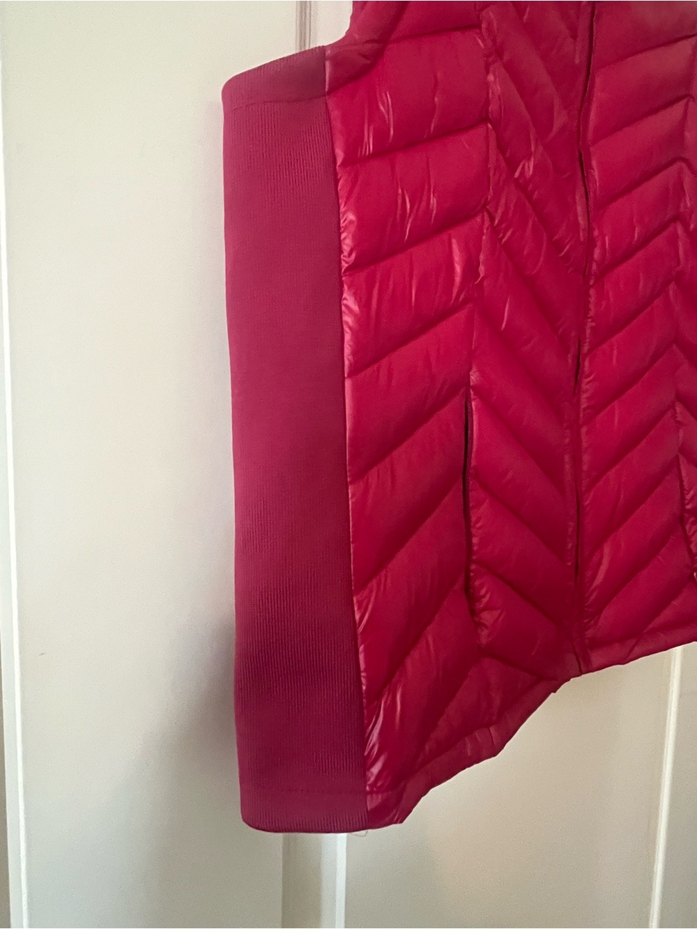 Calvin Klein Red Quilted Sleeveless Puffer Vest Women’s Size Large - Picture 11 of 16